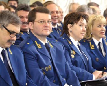 повышение зарплаты прокуроров в 2016 году в России