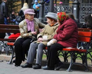 бабушки на лавочке