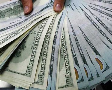 один доллар будет стоит около 57,5 рублей